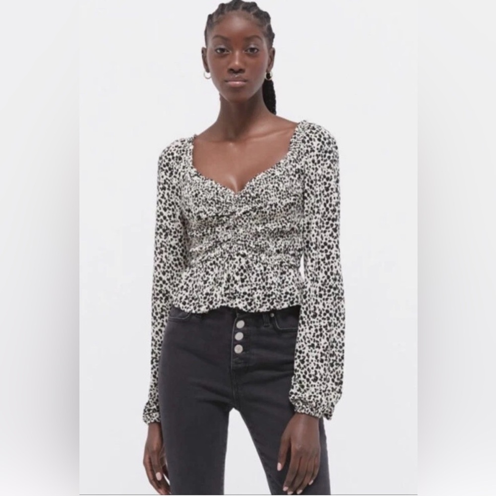 Urban Outfitters Women’s Leopard Print Shaina Ruched Long Sleeve Top, Size Small